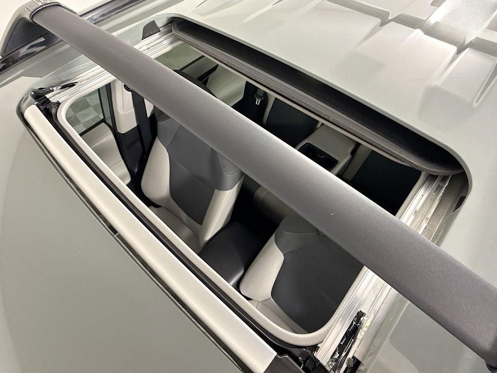 Used 2023 Toyota RAV4 XLE image 21