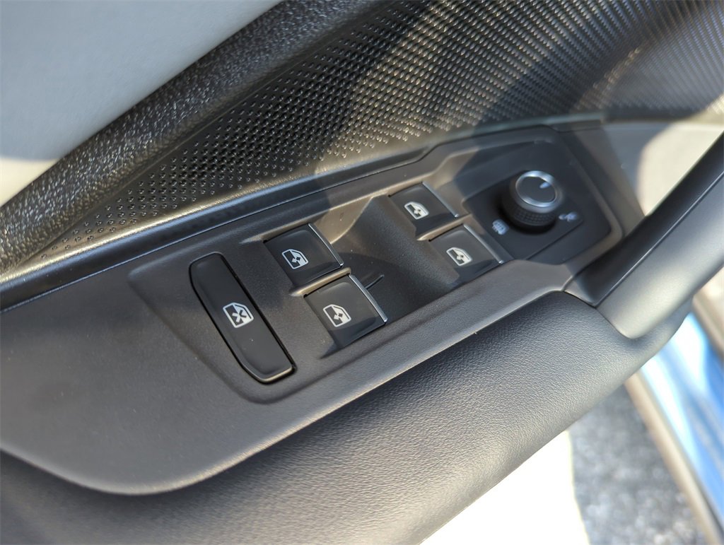 New 2026 Volkswagen Tiguan SE R-Line image 27