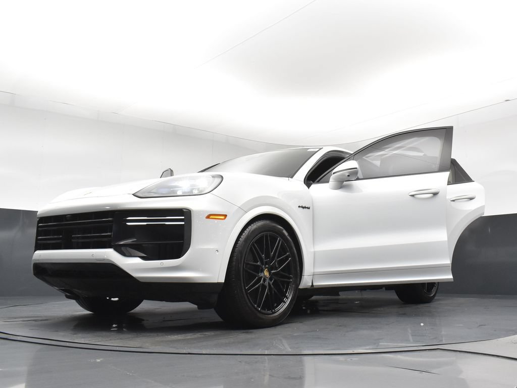 Used 2024 Porsche Cayenne Turbo w/ Premium Package Plus (PP1) AWD/4WD image 33
