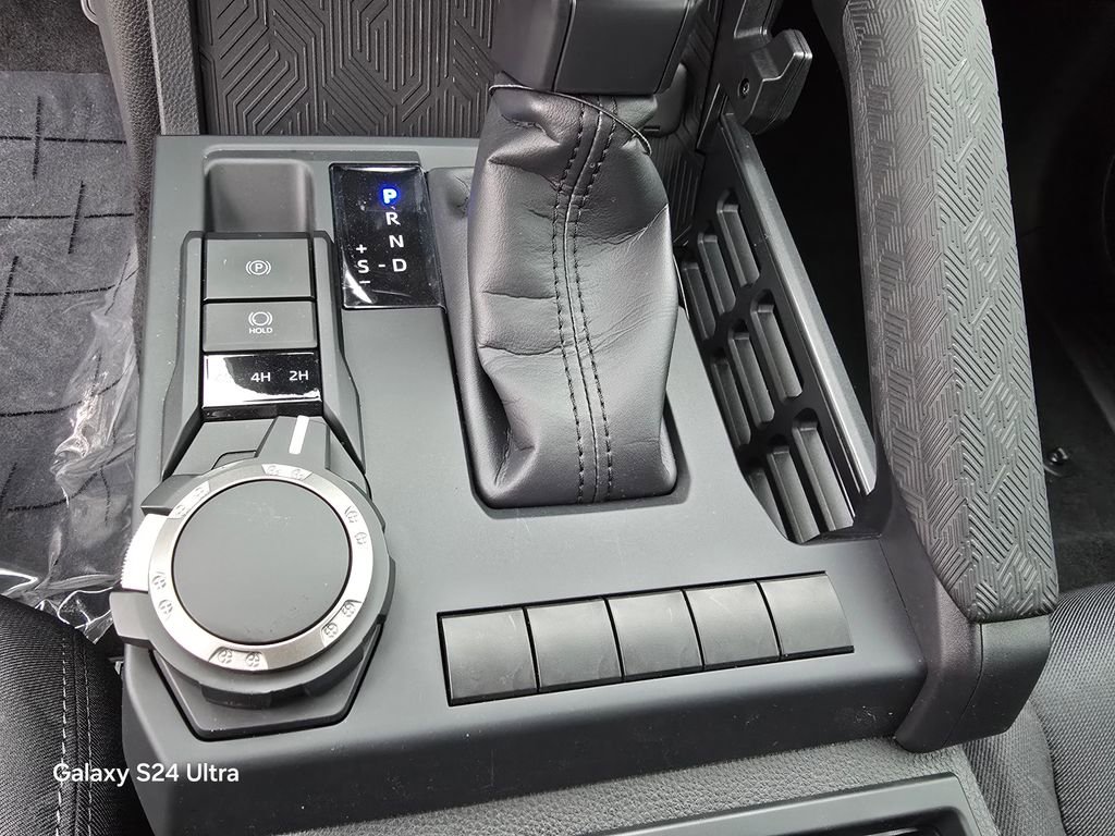 Used 2025 Toyota Tacoma SR image 30