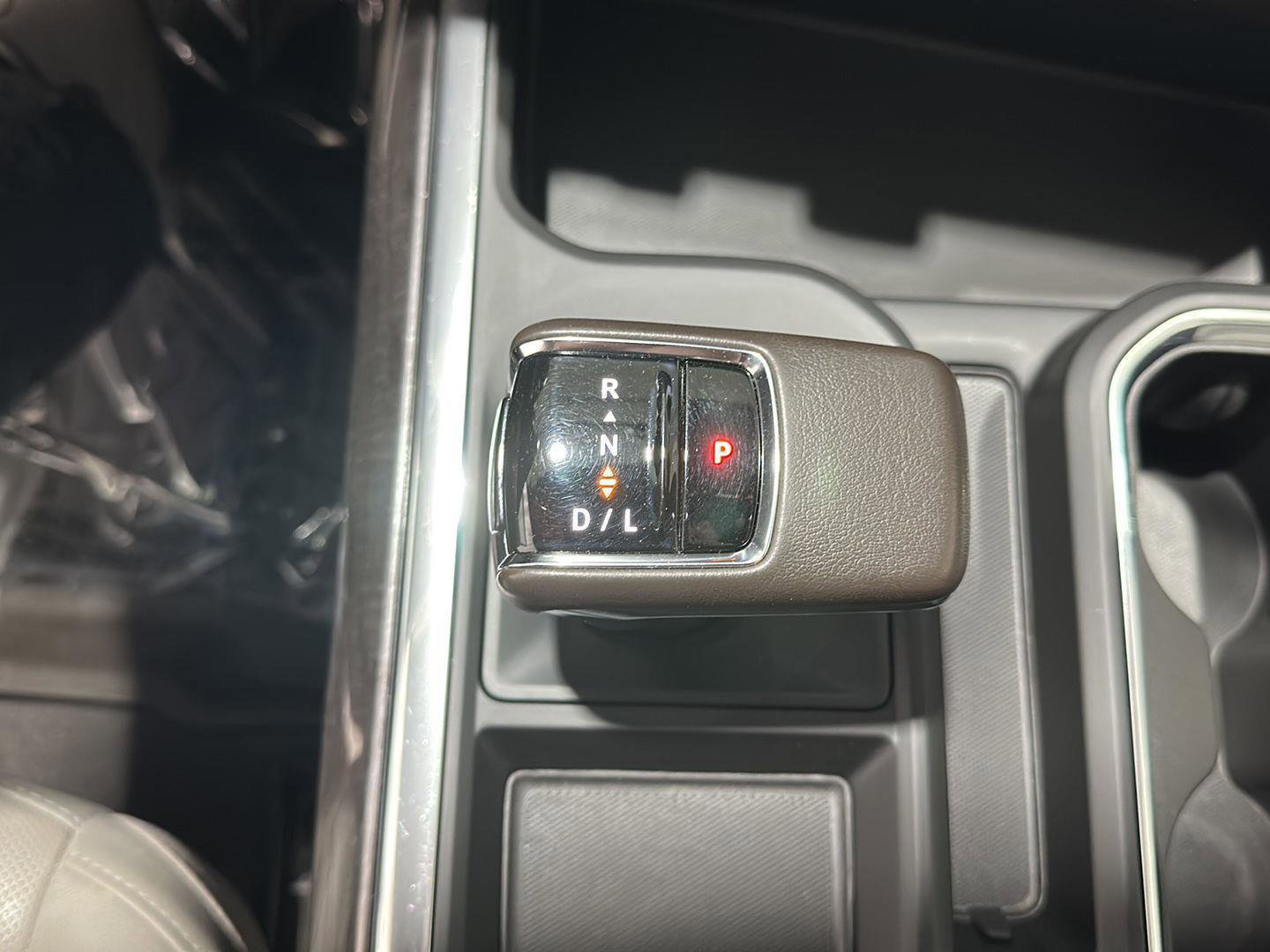 Used 2022 Chevrolet Silverado 1500 LTZ w/ LTZ Premium Package image 15