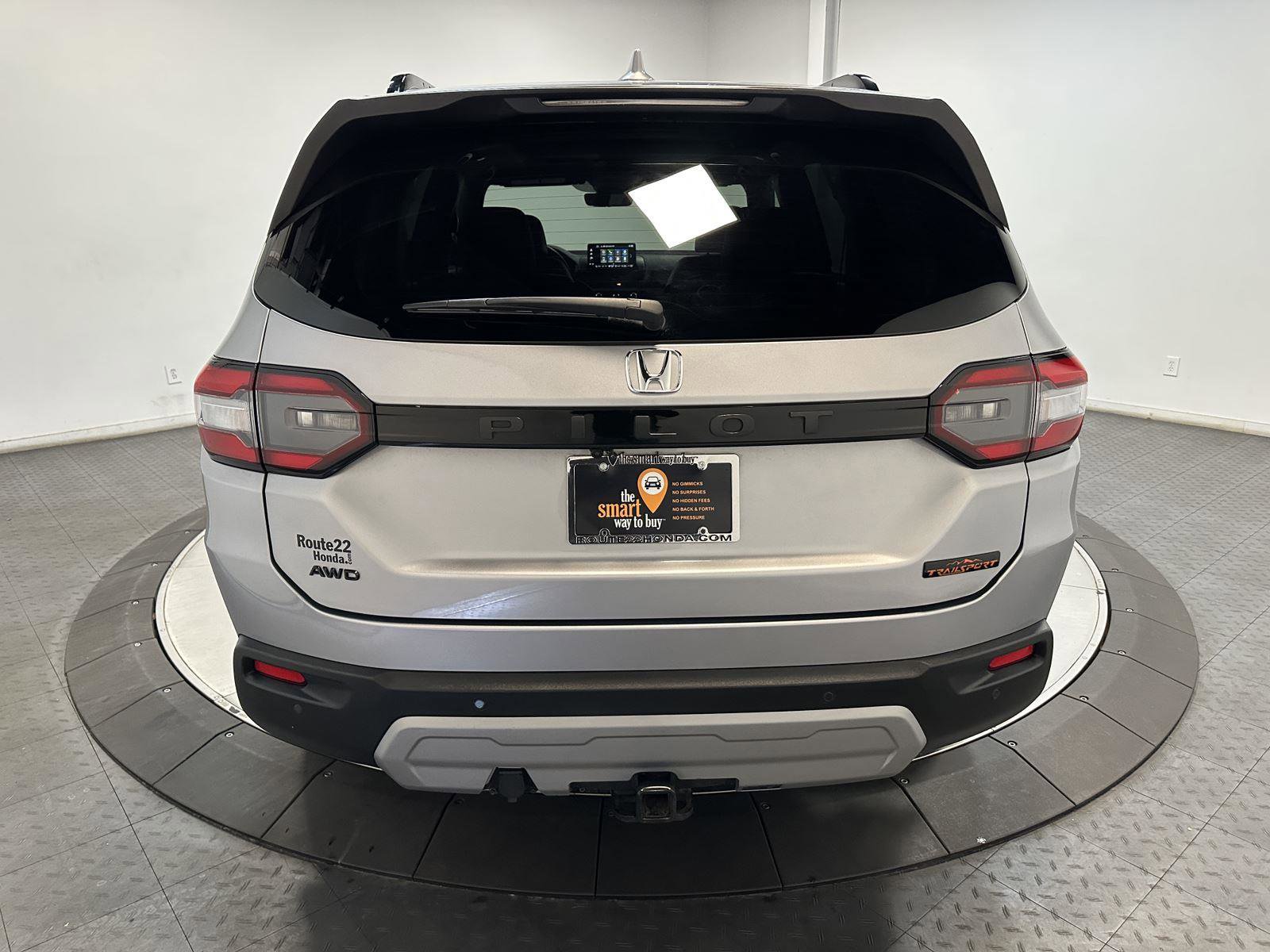 Used 2023 Honda Pilot TrailSport image 11
