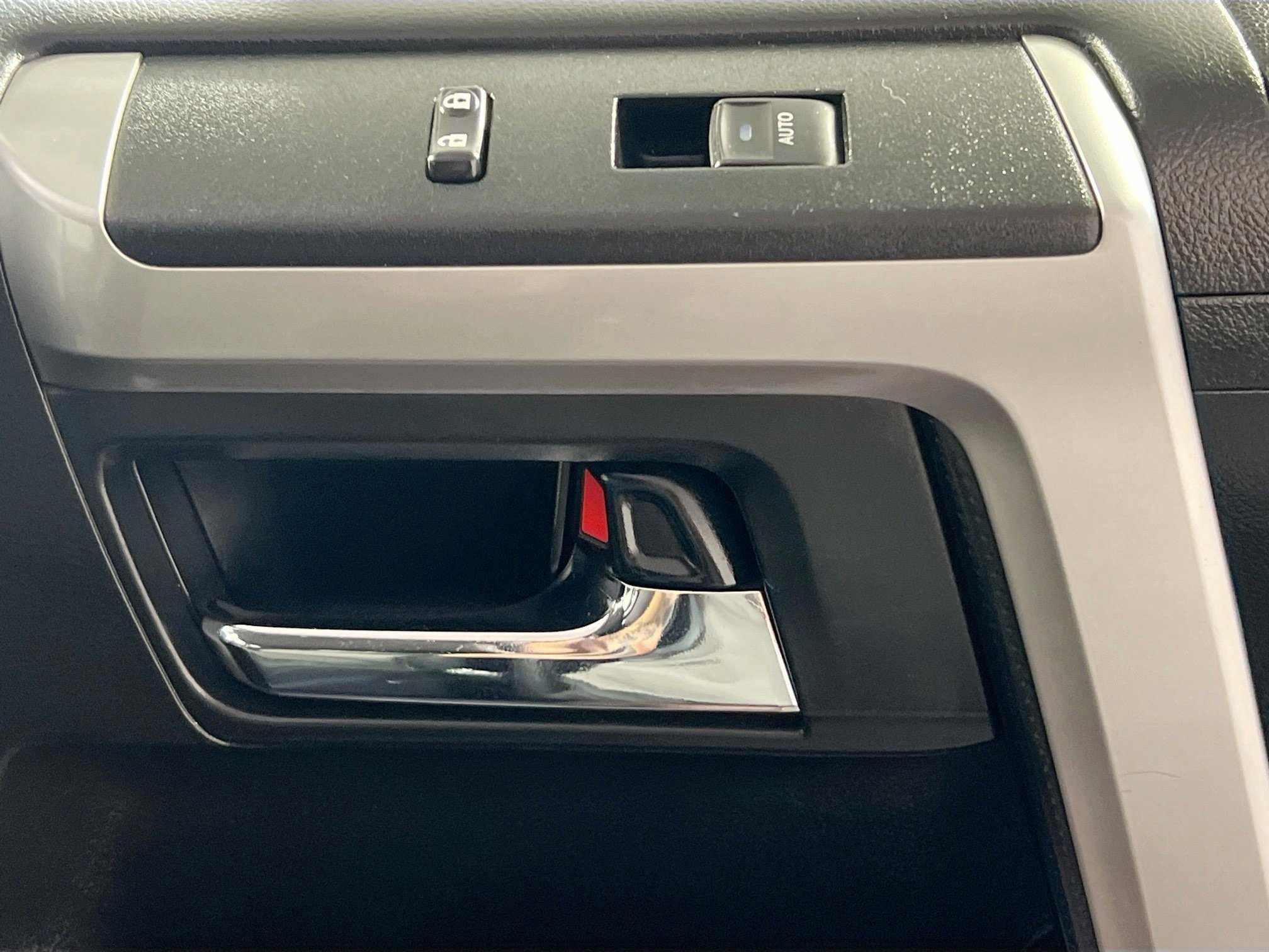 Used 2021 Toyota 4Runner SR5 AWD/4WD image 31