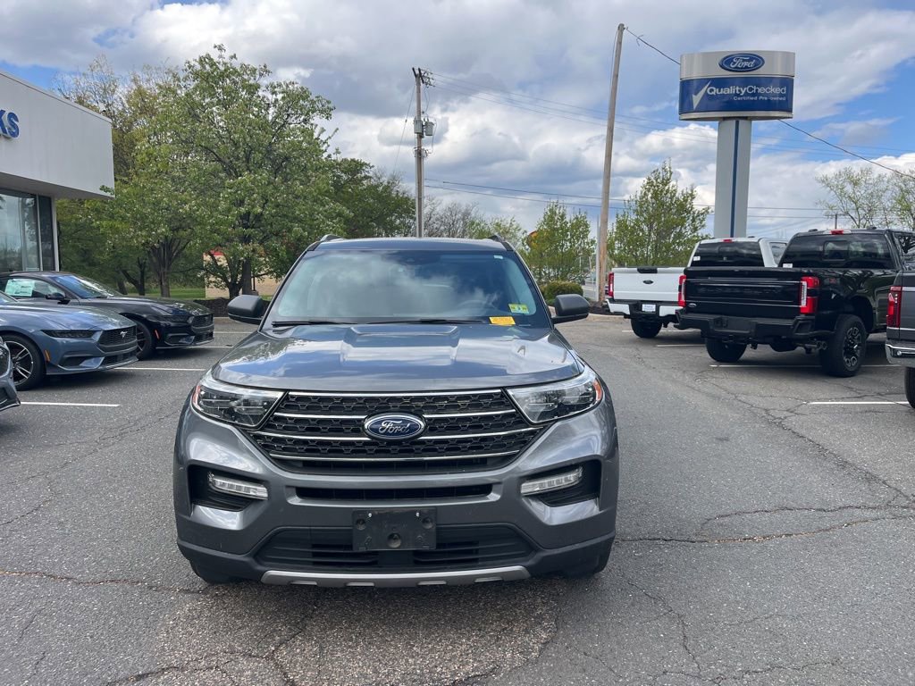 Used 2021 Ford Explorer XLT w/ Equipment Group 202A image 2