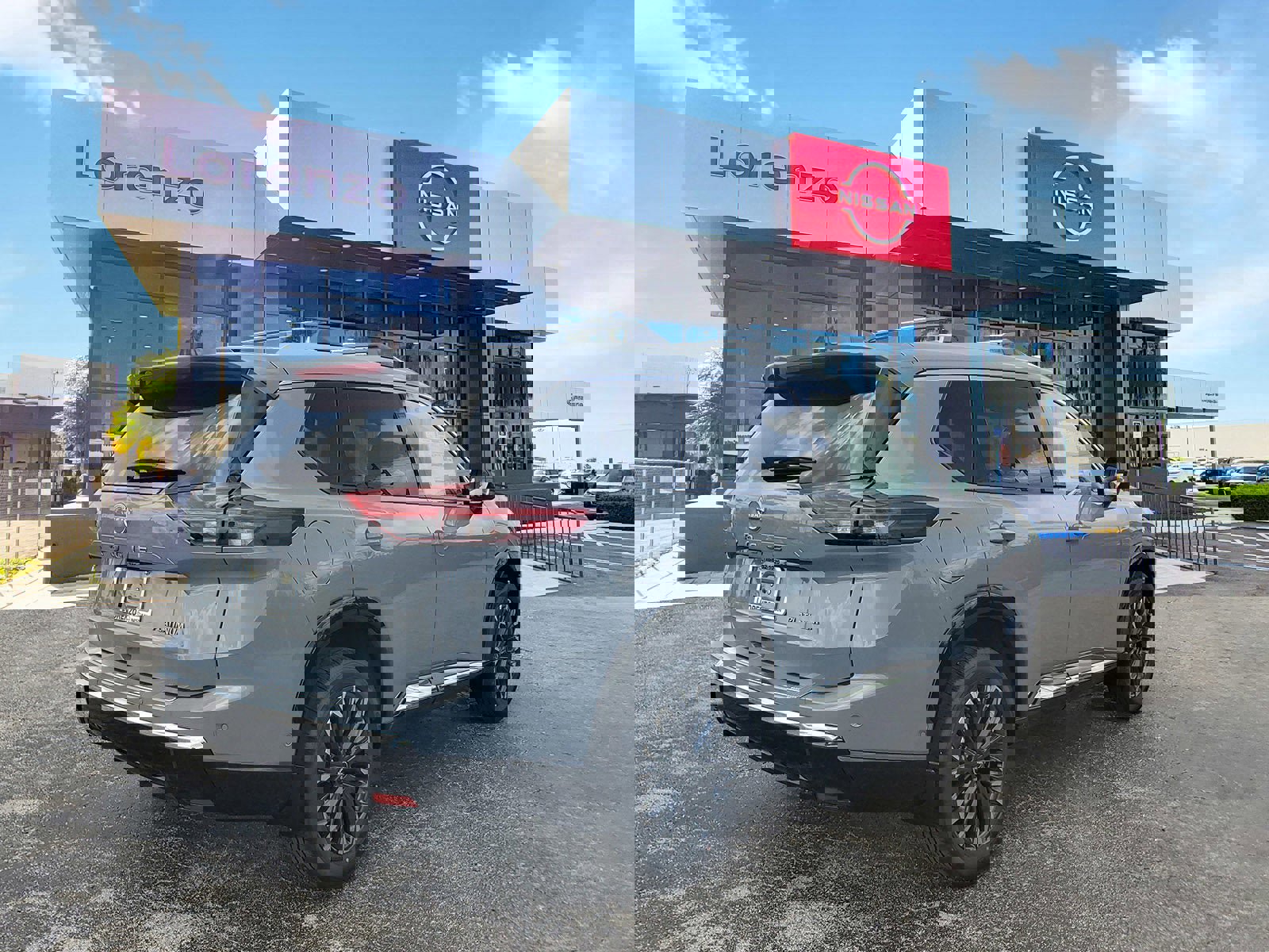 New 2025 Nissan Rogue Platinum image 3