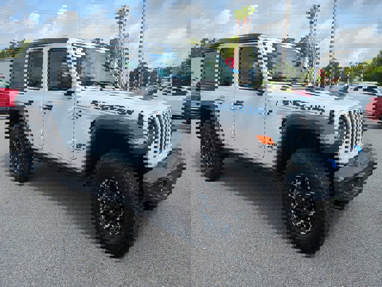 Used 2022 Jeep Wrangler Unlimited Rubicon 4xe image 2