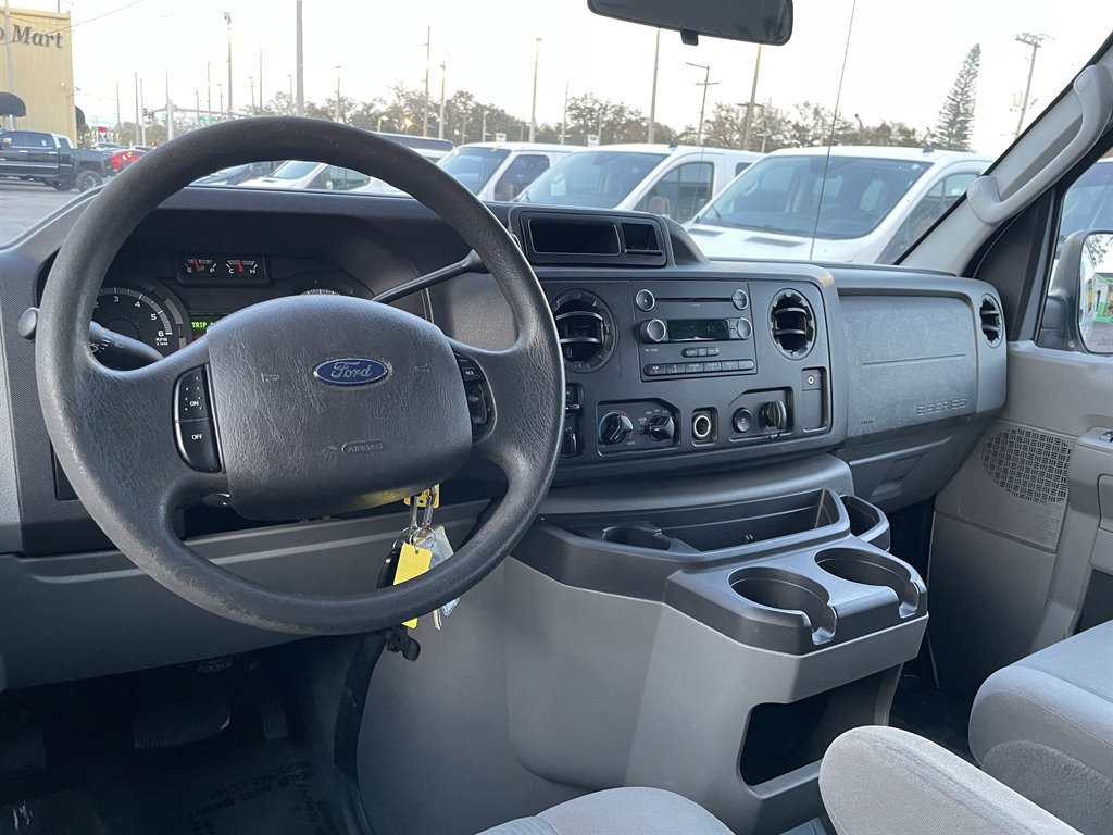 Used 2011 Ford E-350 and Econoline 350 XLT RWD image 14