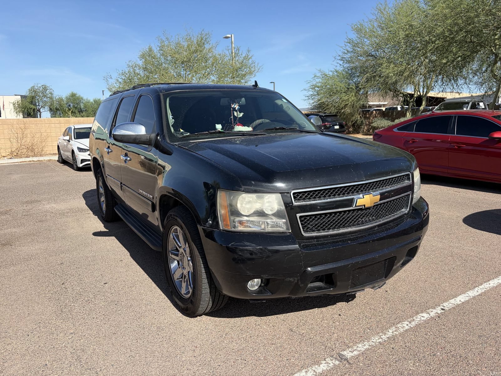 Used 2014 Chevrolet Suburban LT RWD image 8