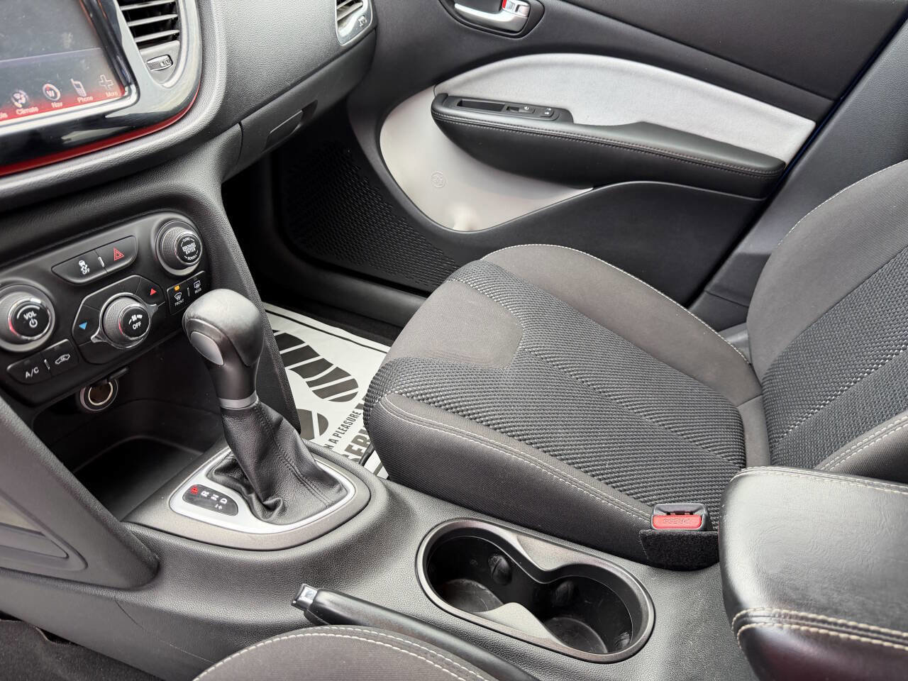 Used 2015 Dodge Dart SXT image 17