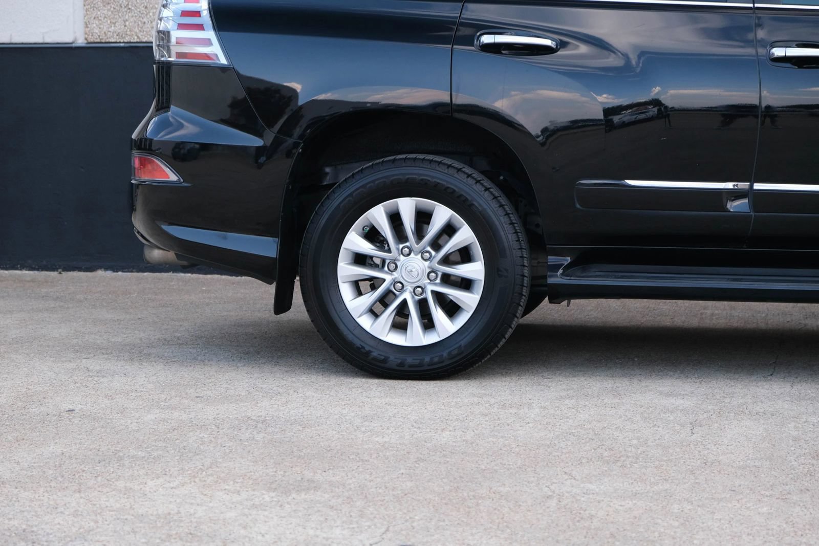 Used 2017 Lexus GX 460 Premium w/ Premium Package AWD/4WD image 12