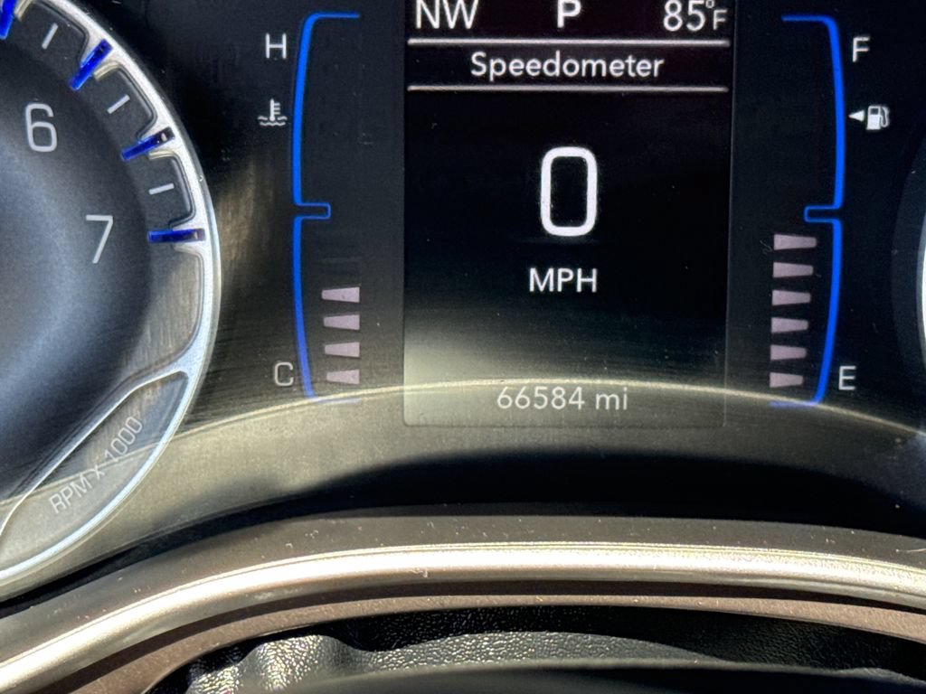 Used 2023 Chrysler Voyager LX FWD image 39