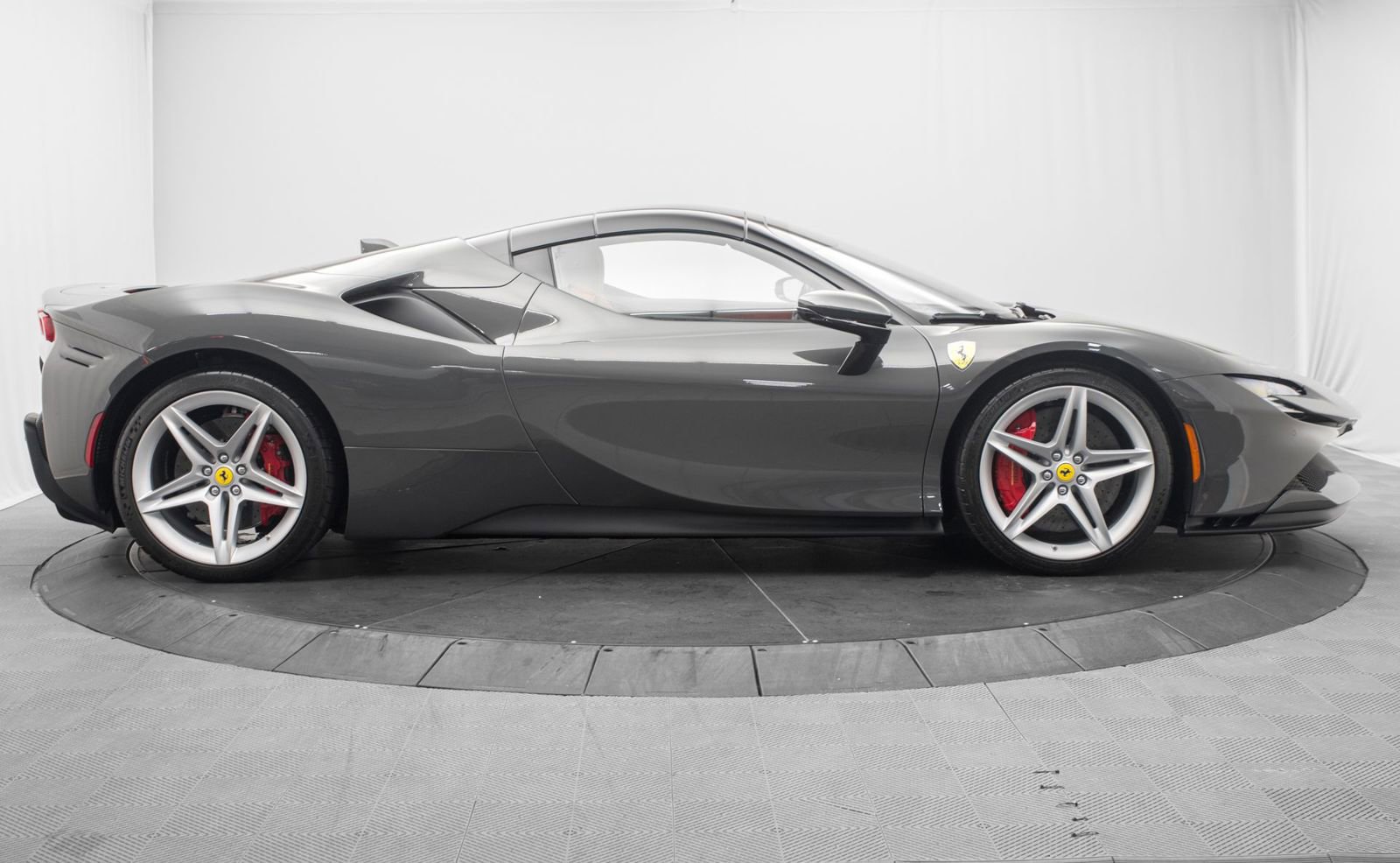 Used 2024 Ferrari SF90 Spider AWD/4WD image 11