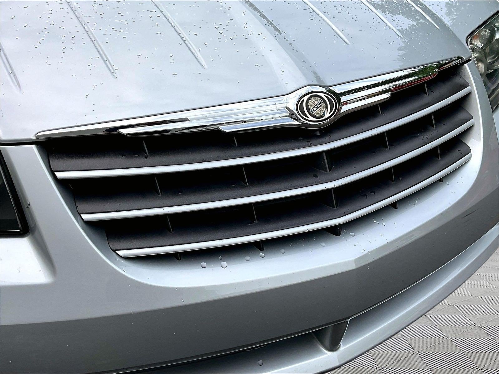 Used 2007 Chrysler Crossfire Limited RWD image 28