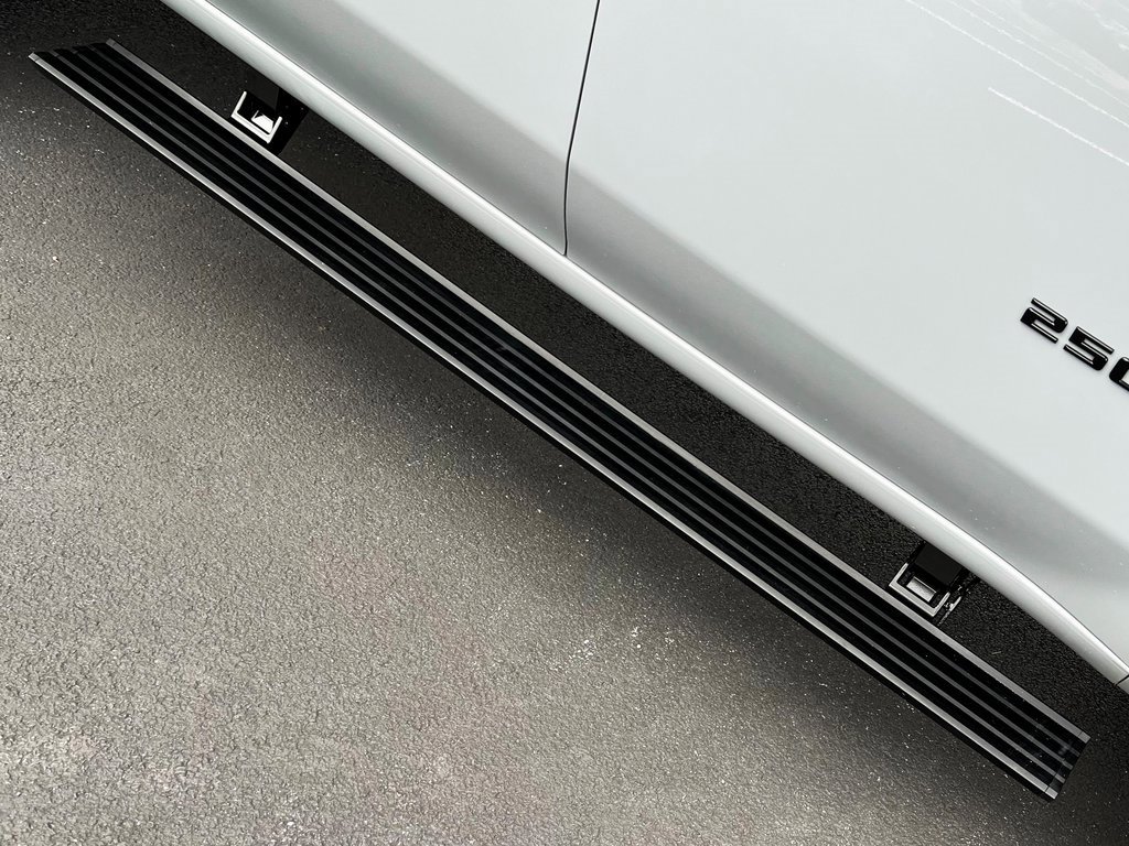 Used 2024 Chevrolet Silverado 2500 ZR2 w/ Technology Package image 20