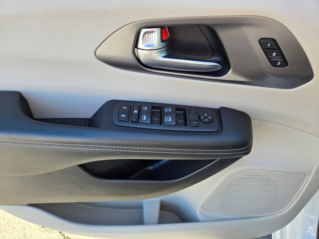 Used 2022 Chrysler Pacifica Touring-L FWD image 25