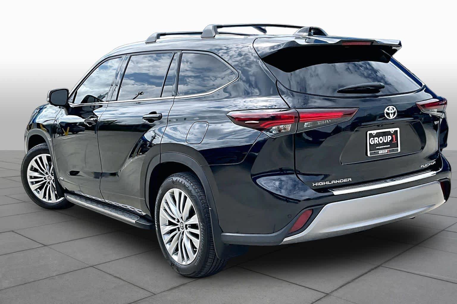 Used 2025 Toyota Highlander Platinum AWD/4WD image 12