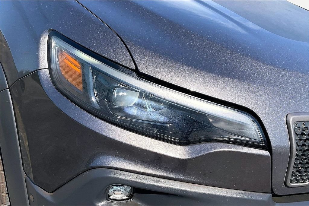 Used 2019 Jeep Cherokee Trailhawk AWD/4WD image 34