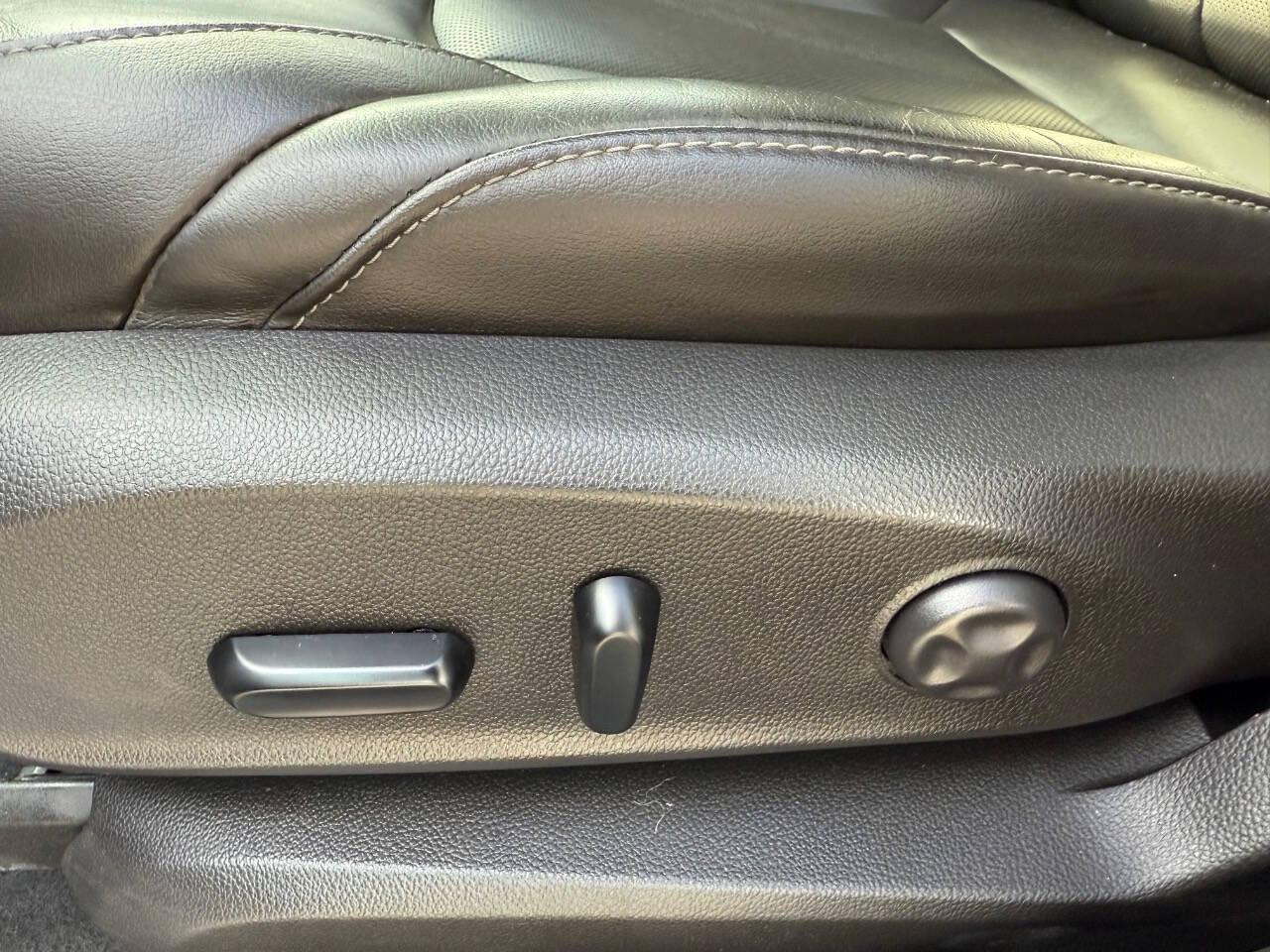 Used 2019 Buick Envision Essence image 19