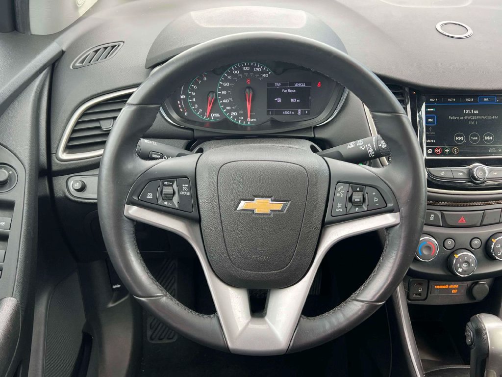Used 2019 Chevrolet Trax LT w/ LT Convenience Package AWD/4WD image 15