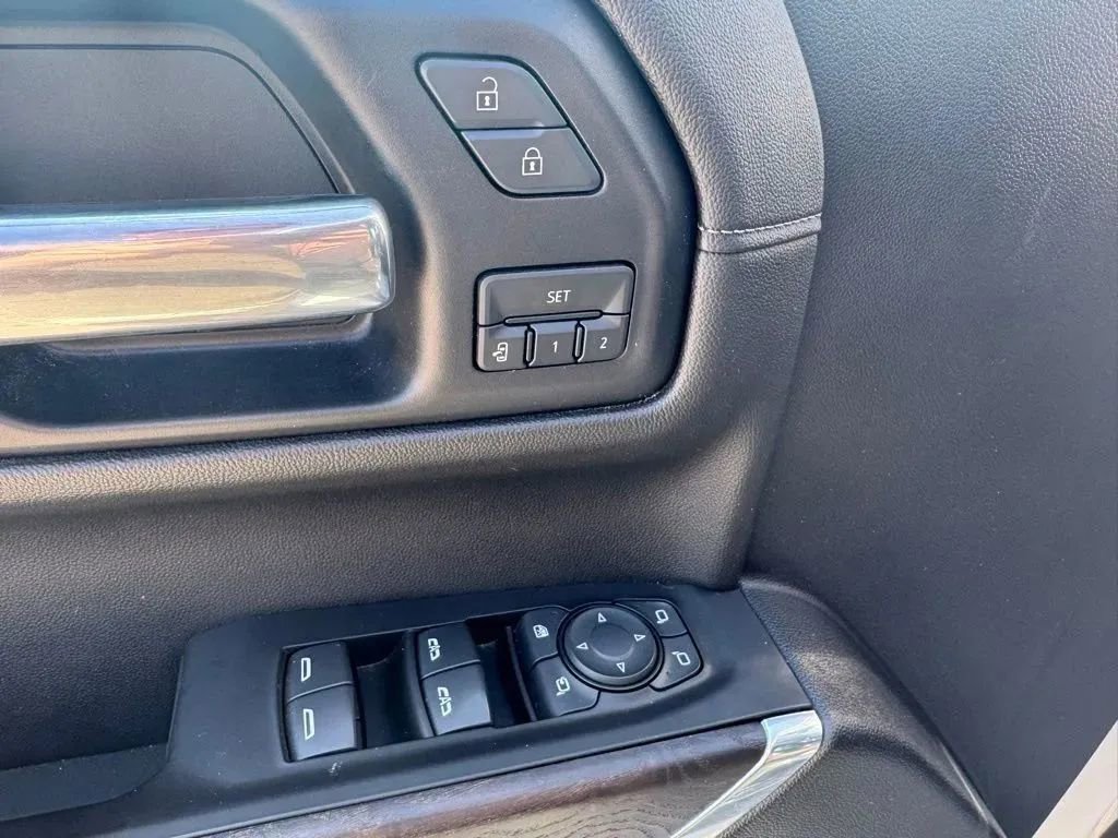 Used 2020 GMC Sierra 1500 Denali w/ Driver Alert Package II AWD/4WD image 13