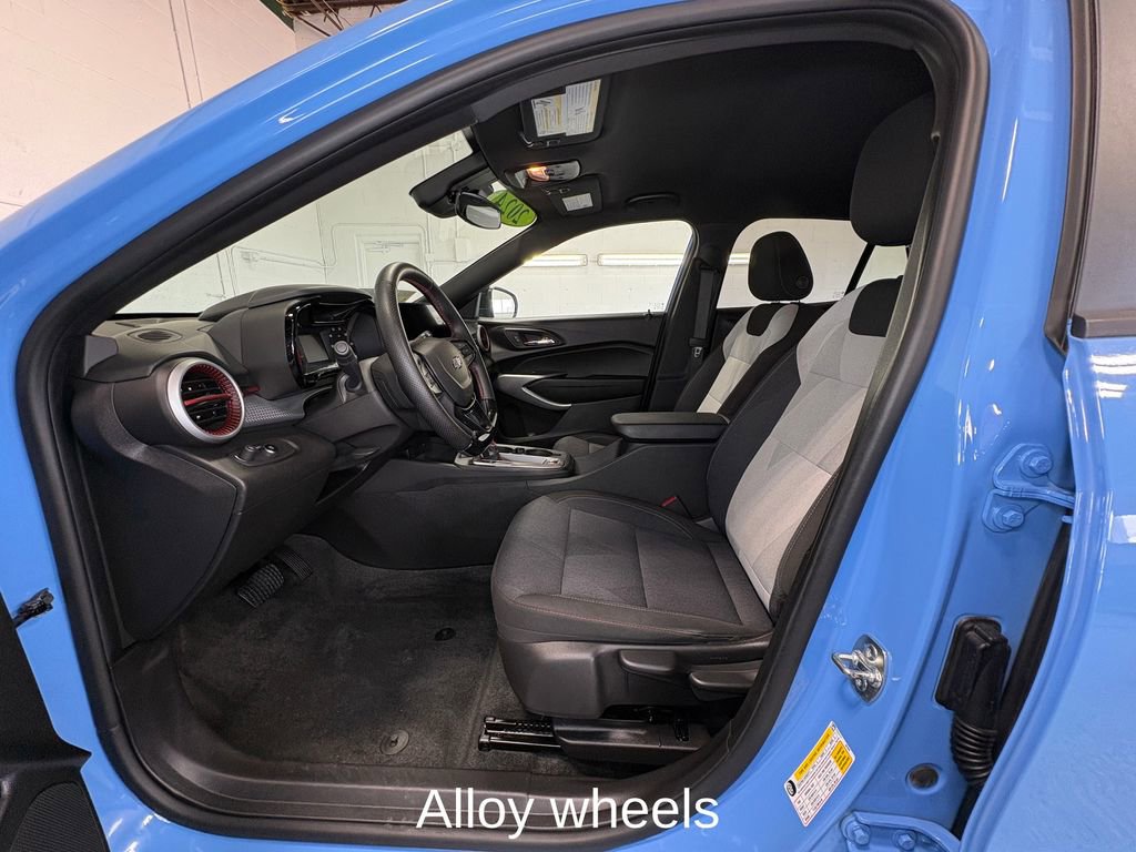 Used 2024 Chevrolet Trax RS w/ Driver Confidence Package image 12