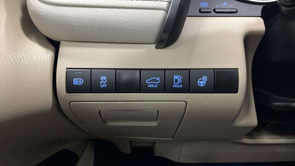 Used 2023 Toyota Camry XLE w/ Cold Weather Package FWD image 32