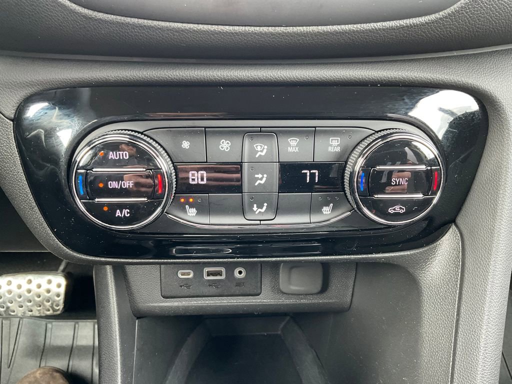 Used 2023 Buick Encore GX Select w/ Sport Touring Package FWD image 9
