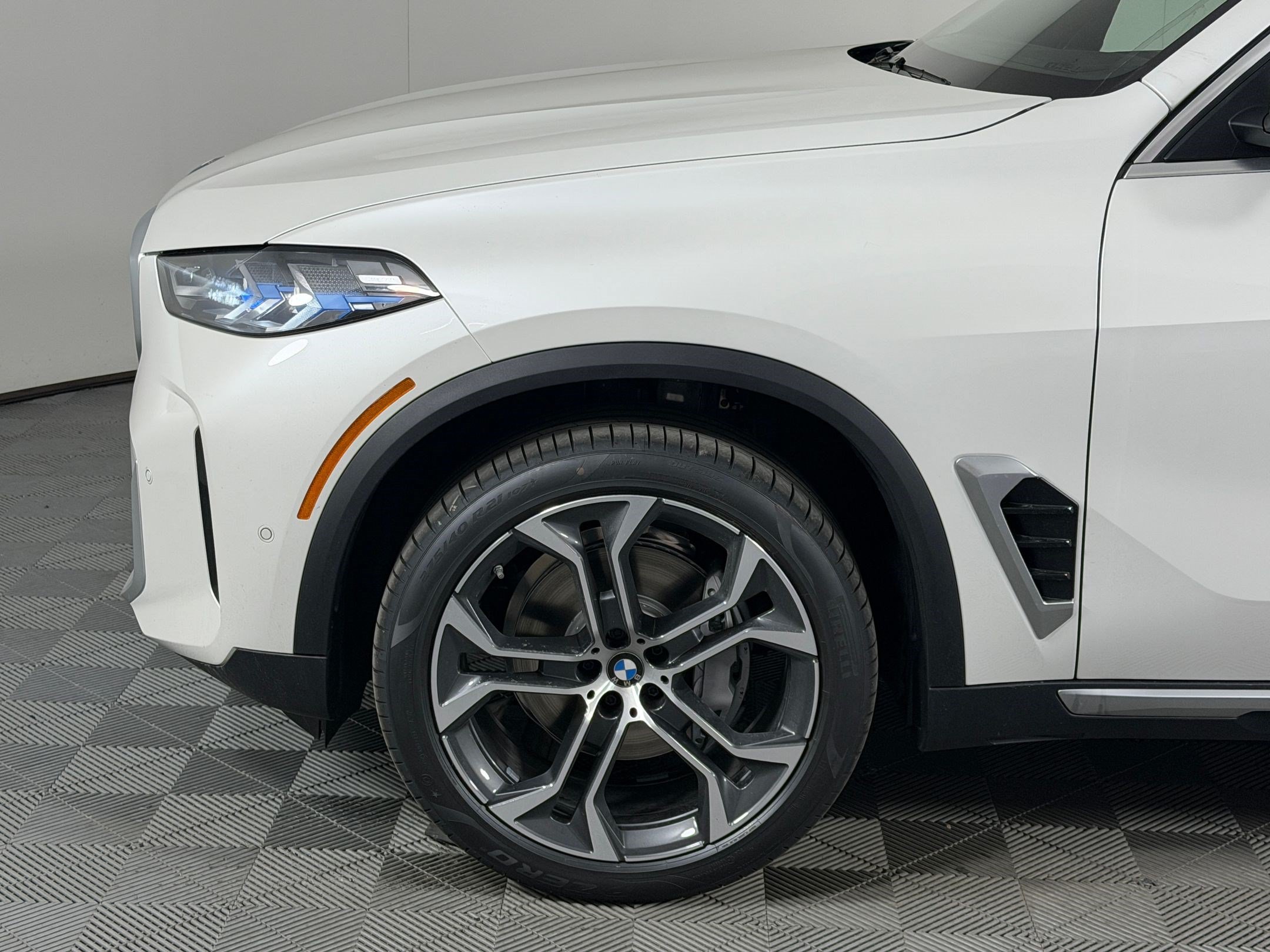 New 2026 BMW X5 sDrive40i w/ Climate Comfort Package RWD image 12
