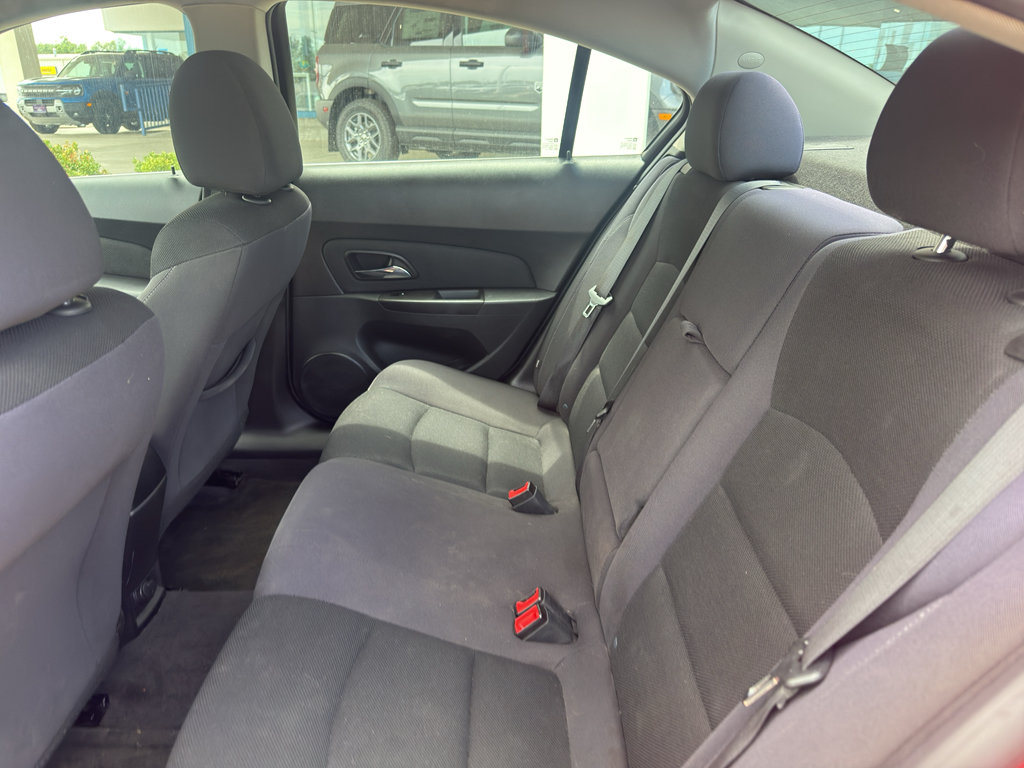 Used 2015 Chevrolet Cruze LT FWD image 12