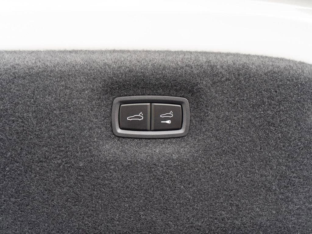 New 2026 Porsche Taycan image 33