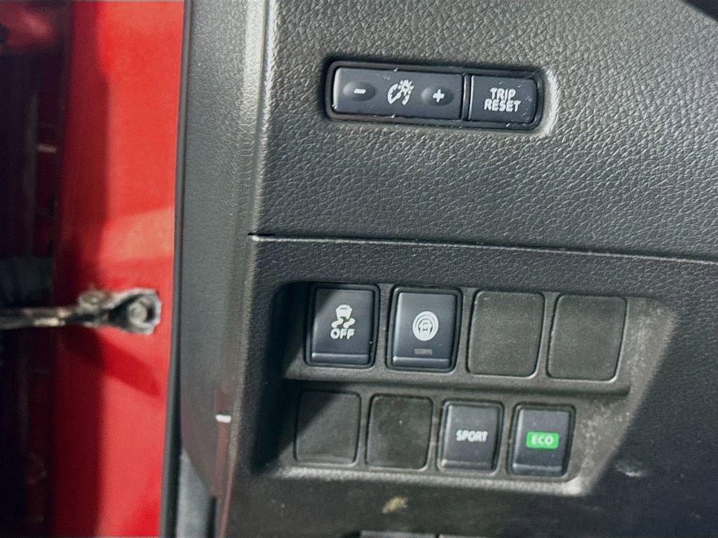 Used 2021 Nissan Rogue Sport S image 17