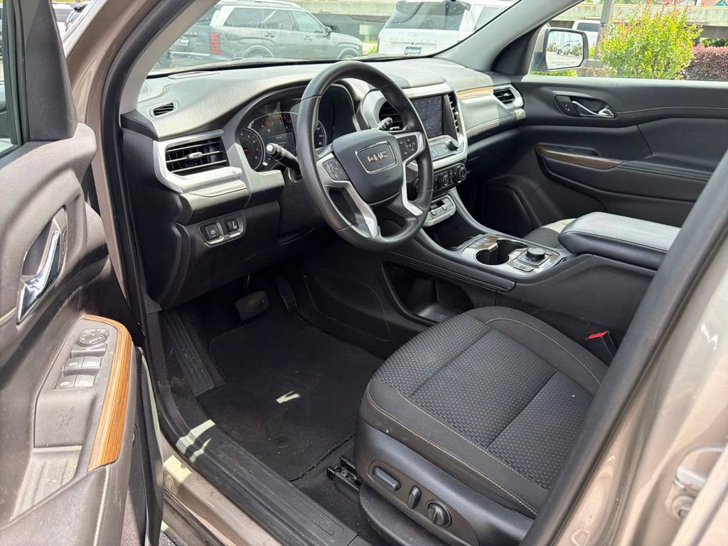 Used 2023 GMC Acadia SLE w/ Driver Convenience Package FWD image 29