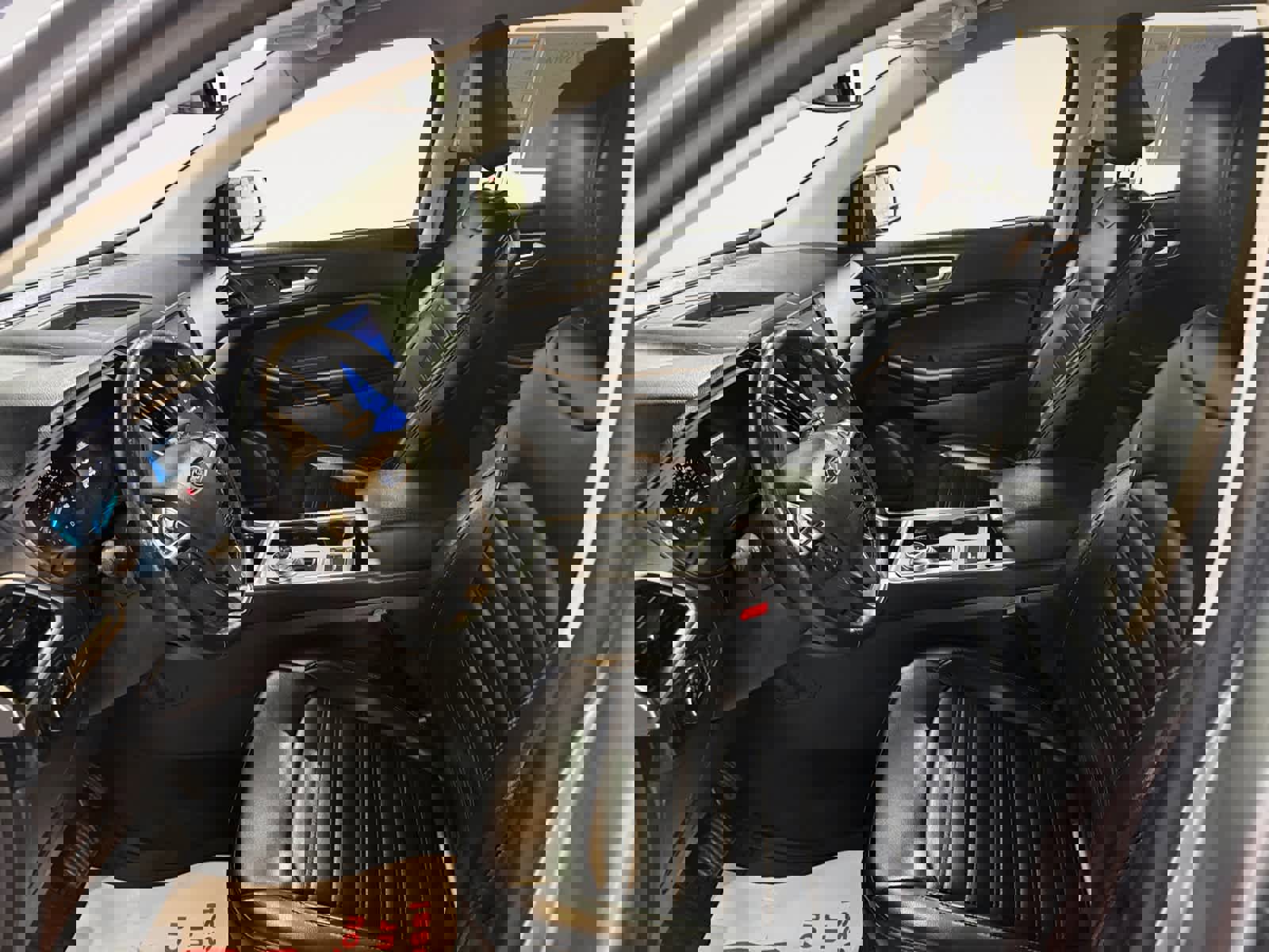 Used 2024 Ford Edge SEL image 13