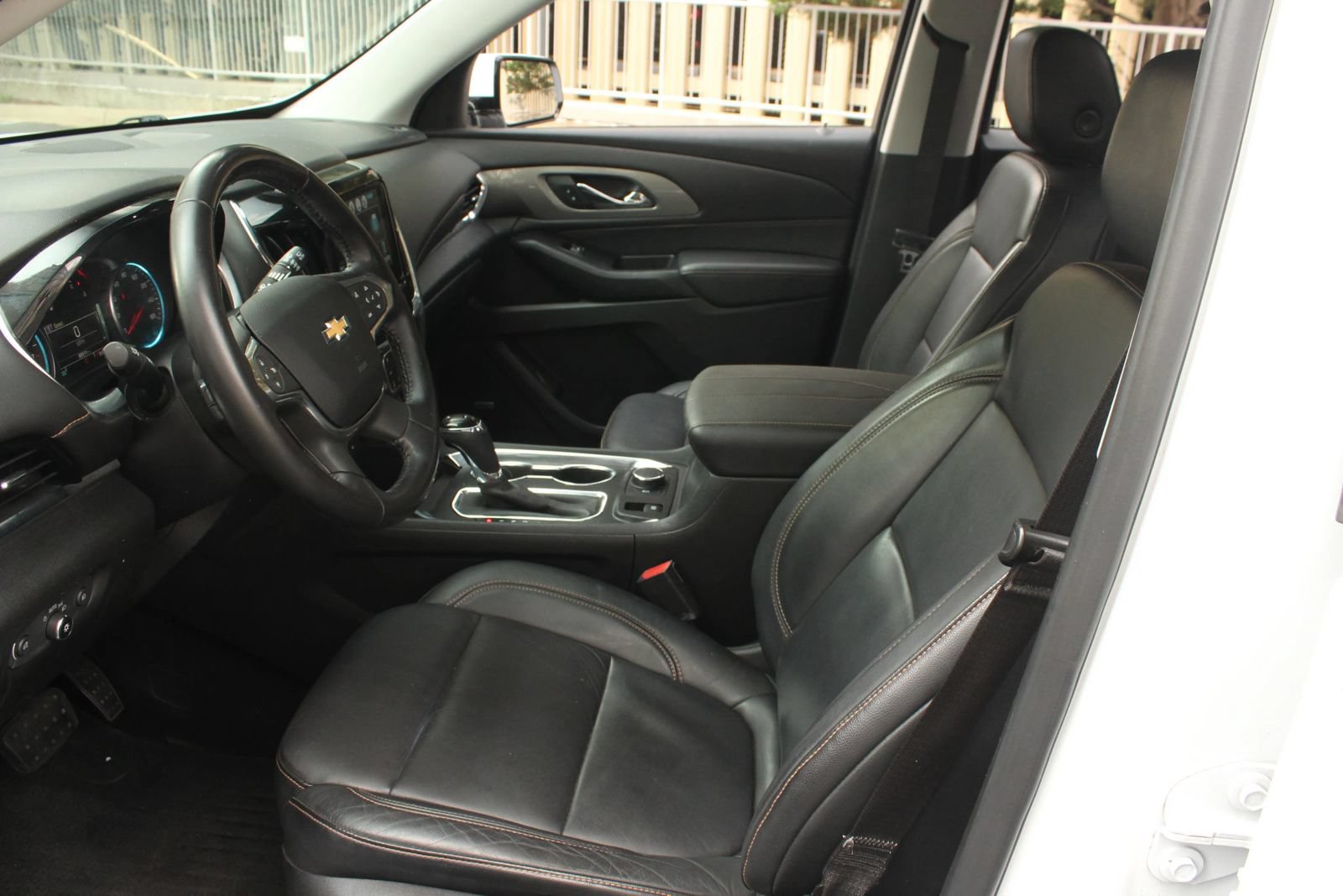 Used 2019 Chevrolet Traverse LT w/ LT Premium Package AWD/4WD image 14