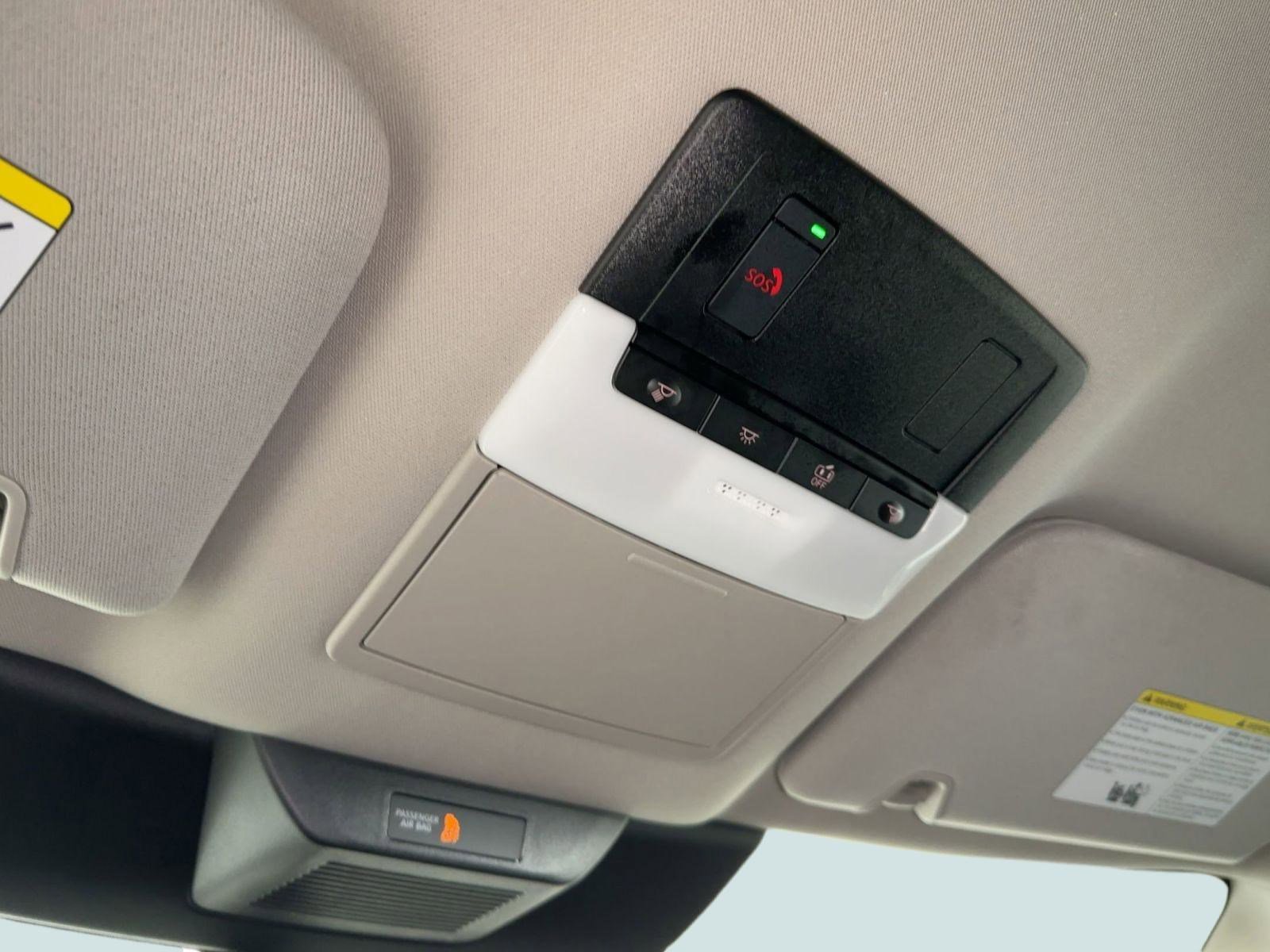 Used 2025 Nissan Pathfinder SV image 33