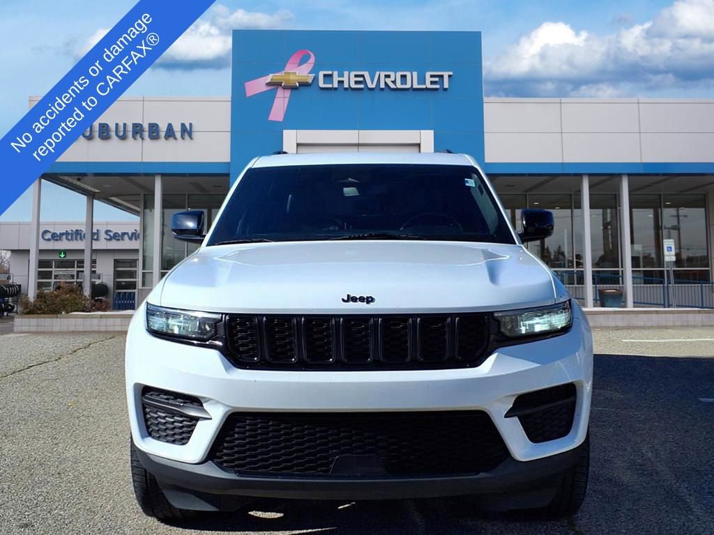 Used 2022 Jeep Grand Cherokee Altitude image 2