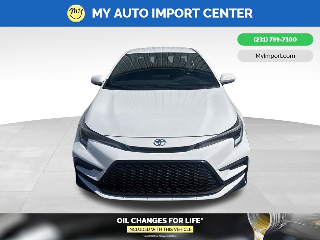 Used 2023 Toyota Corolla SE FWD image 2
