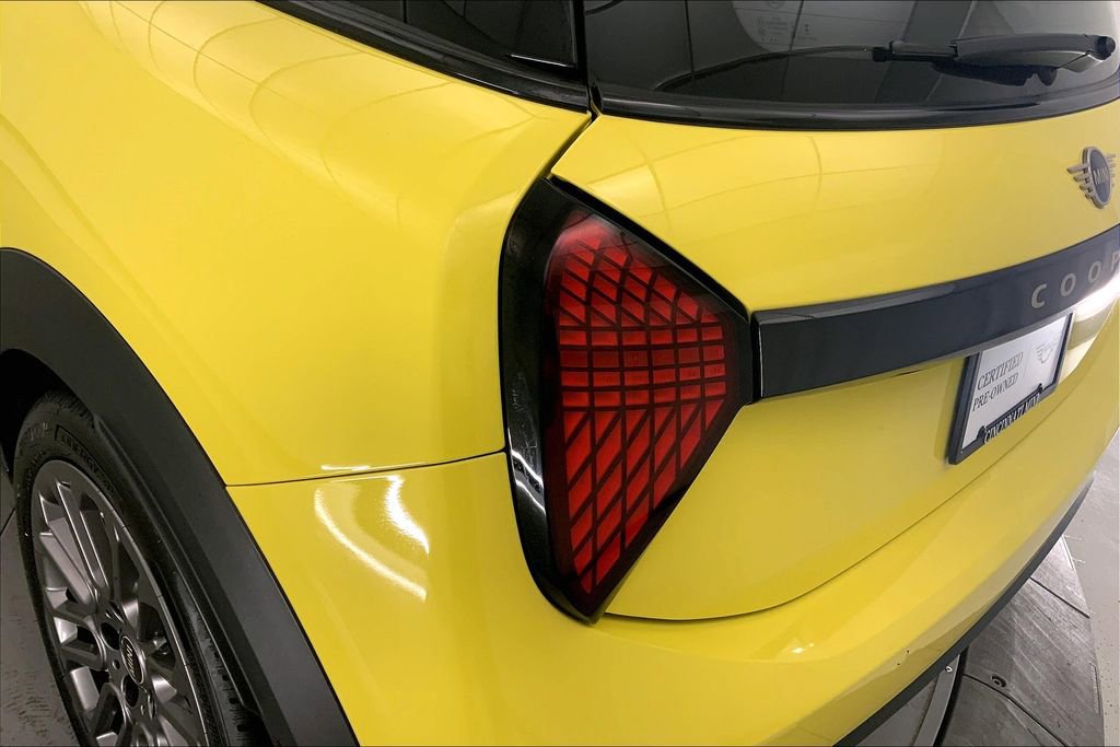 Certified 2025 MINI Cooper S image 28