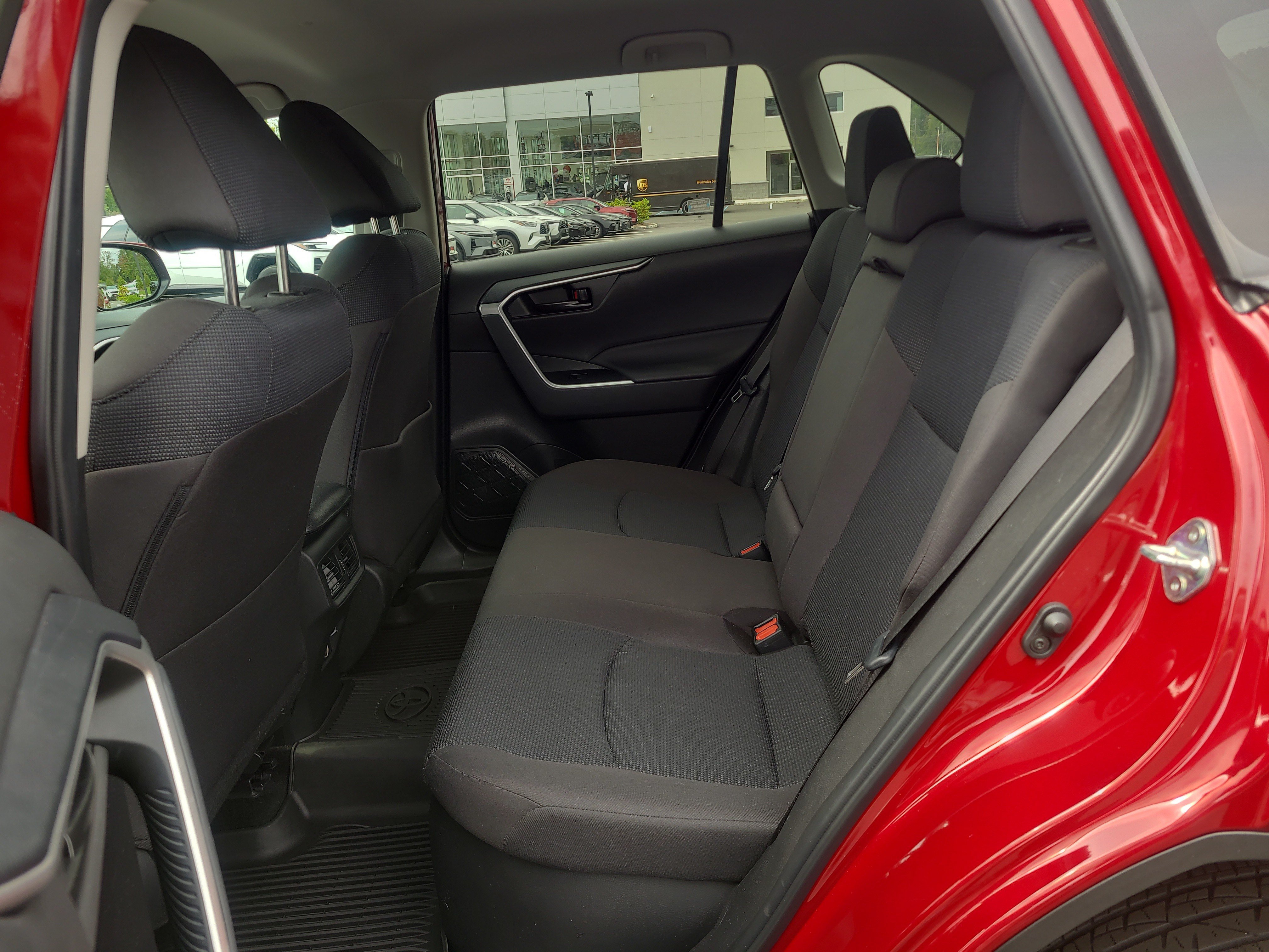 Certified 2024 Toyota RAV4 LE AWD/4WD image 27