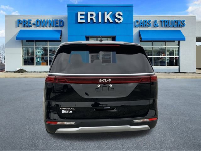 Used 2023 Kia Carnival LX image 8