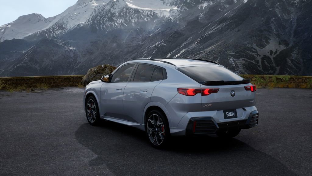 New 2026 BMW X2 xDrive28i w/ Technology Package image 2