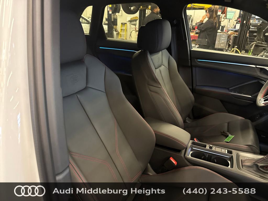 Used 2025 Audi Q3 2.0T Premium Plus w/ Premium Plus Package image 39