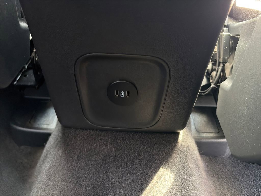 Used 2025 Ford Escape Platinum w/ Premium Technology Package FWD image 36