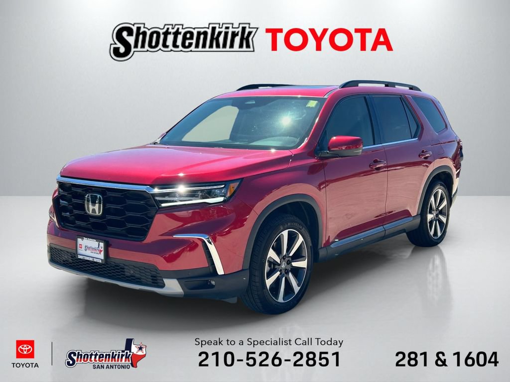 Used 2024 Honda Pilot Touring image 1