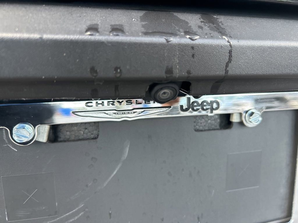 Used 2025 Nissan Pathfinder SV image 20