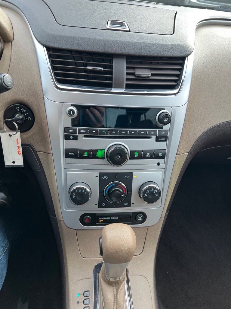 Used 2011 Chevrolet Malibu LS image 28