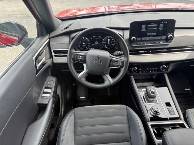 Used 2024 Mitsubishi Outlander AWD image 20