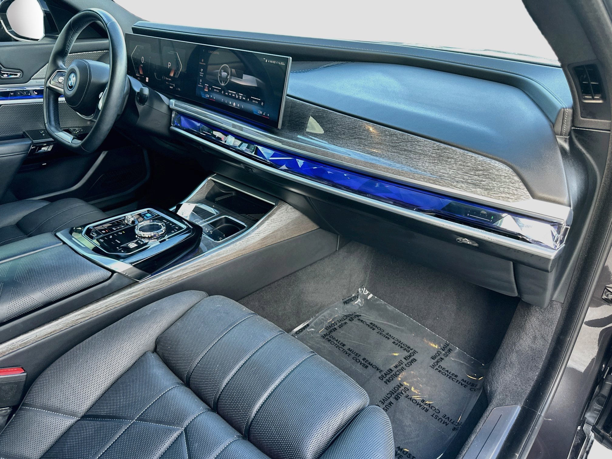 Certified 2024 BMW i7 xDrive60 AWD/4WD image 31