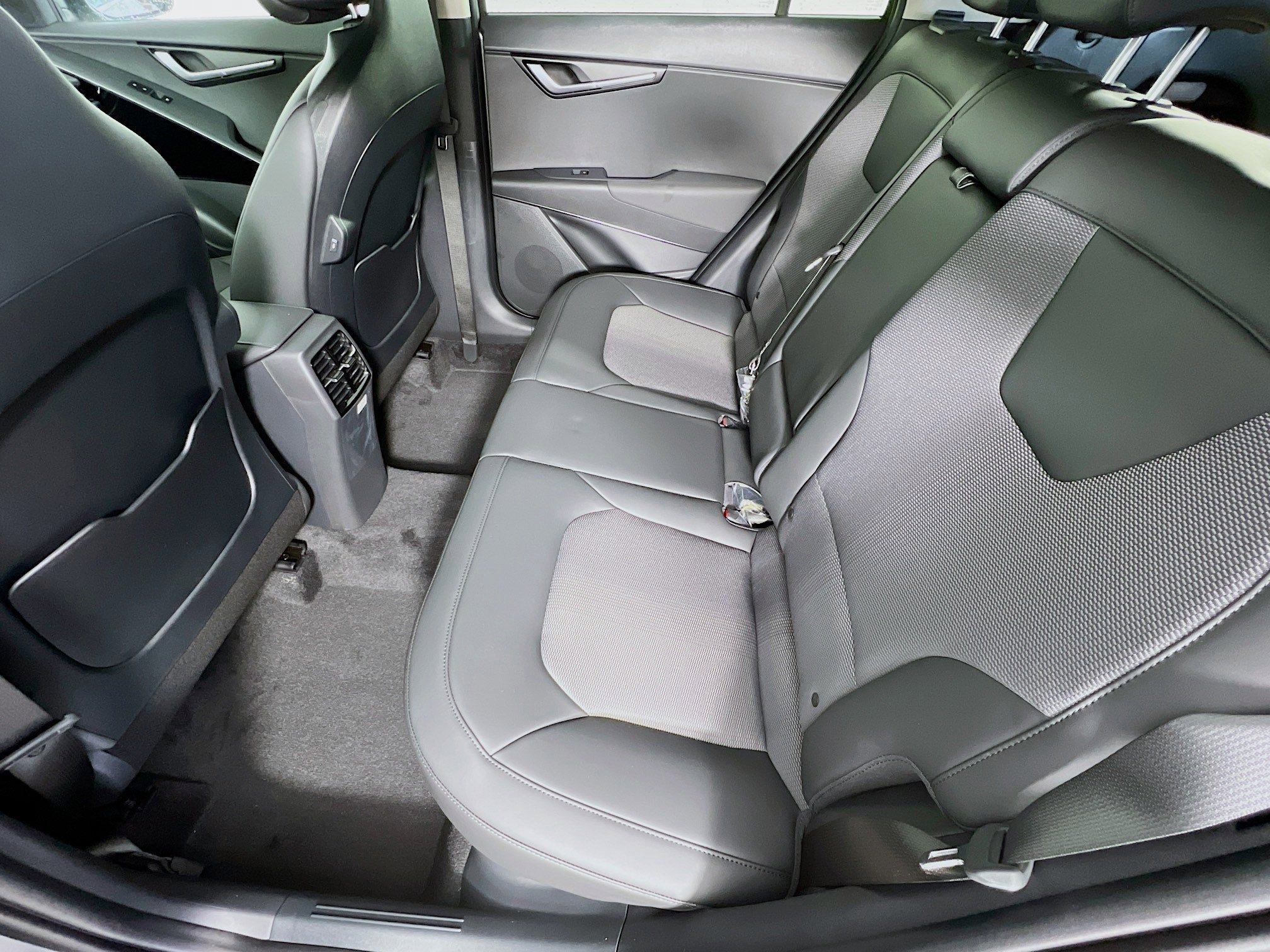 New 2025 Kia Niro EX image 5