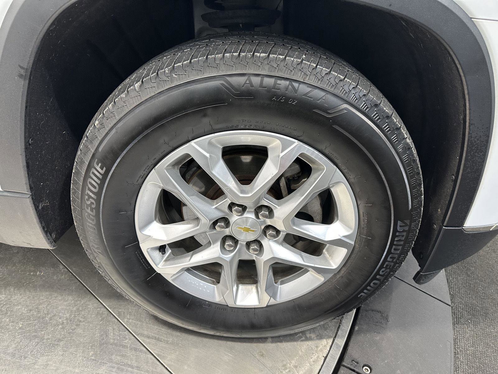 Used 2018 Chevrolet Traverse LT image 12